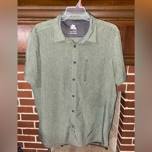 Men's Green 2XU Short Sleeve Shirt